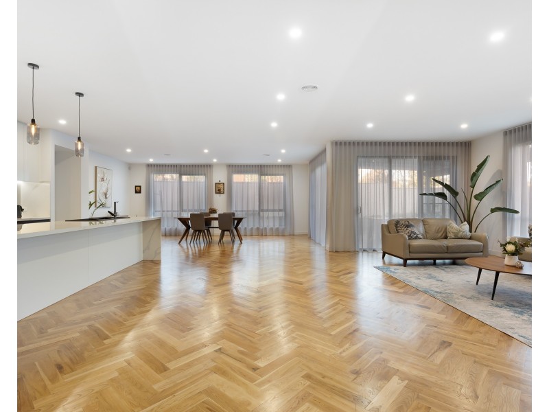 38 Crossdale Rise, Endeavour Hills VIC 3802