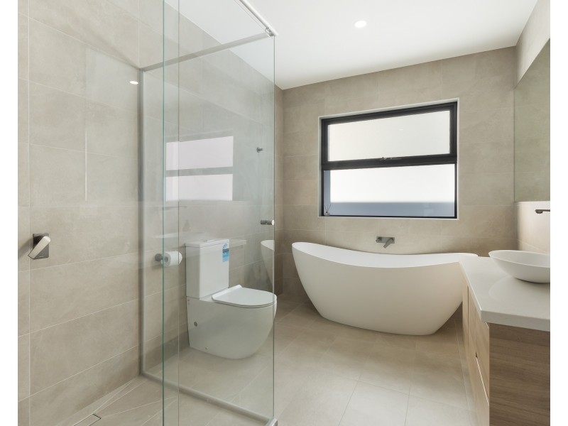 38 Crossdale Rise, Endeavour Hills VIC 3802