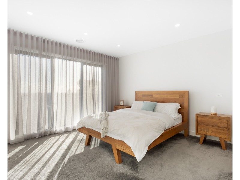 38 Crossdale Rise, Endeavour Hills VIC 3802