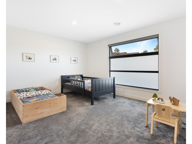 38 Crossdale Rise, Endeavour Hills VIC 3802