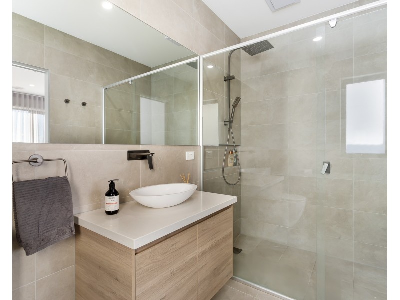 38 Crossdale Rise, Endeavour Hills VIC 3802