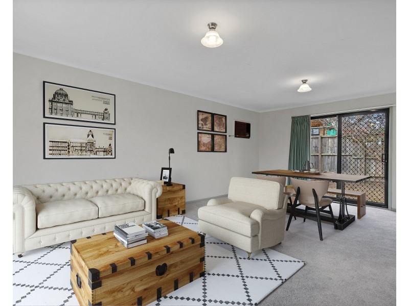 2/9 Rhyl Close, Endeavour Hills VIC 3802