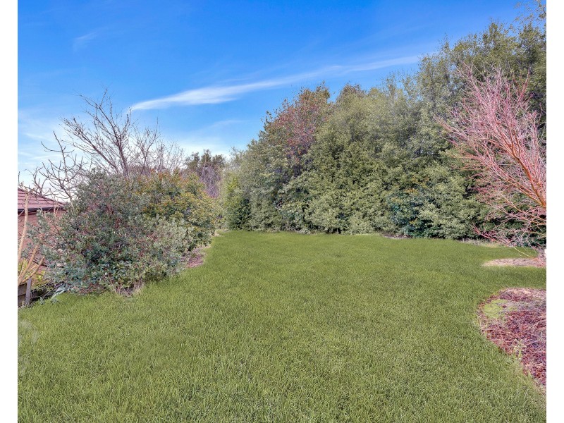 8 Landsborough Close, Endeavour Hills VIC 3802