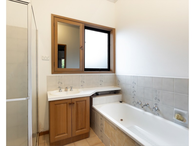 1 Harrow Place, Endeavour Hills VIC 3802