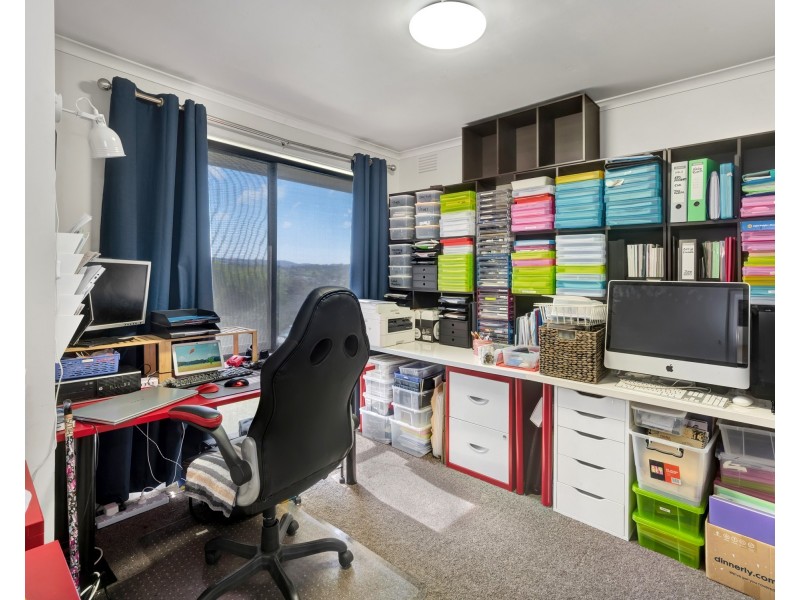 20 Monteith Crescent, Endeavour Hills VIC 3802