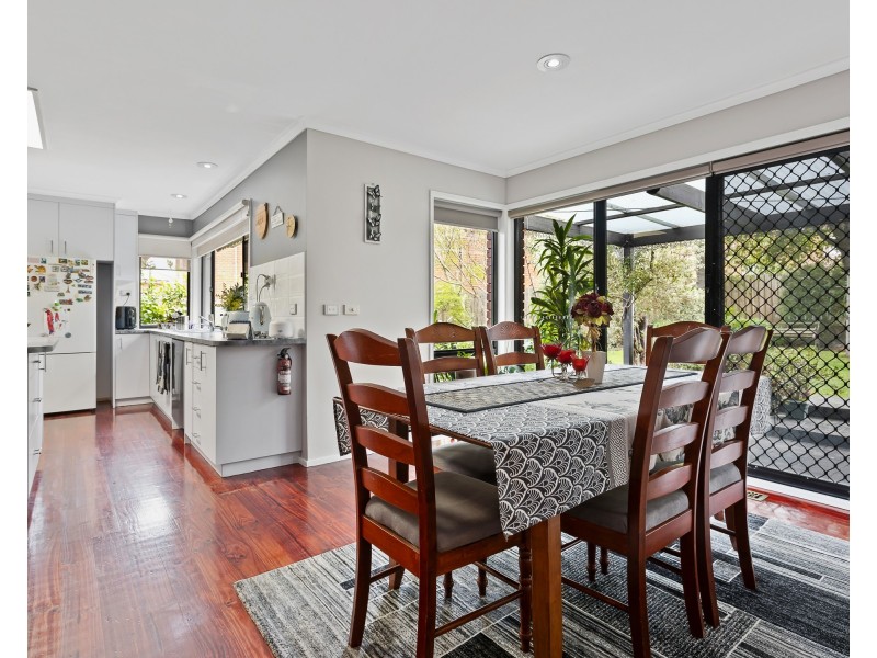 4 Sporing Court, Endeavour Hills VIC 3802