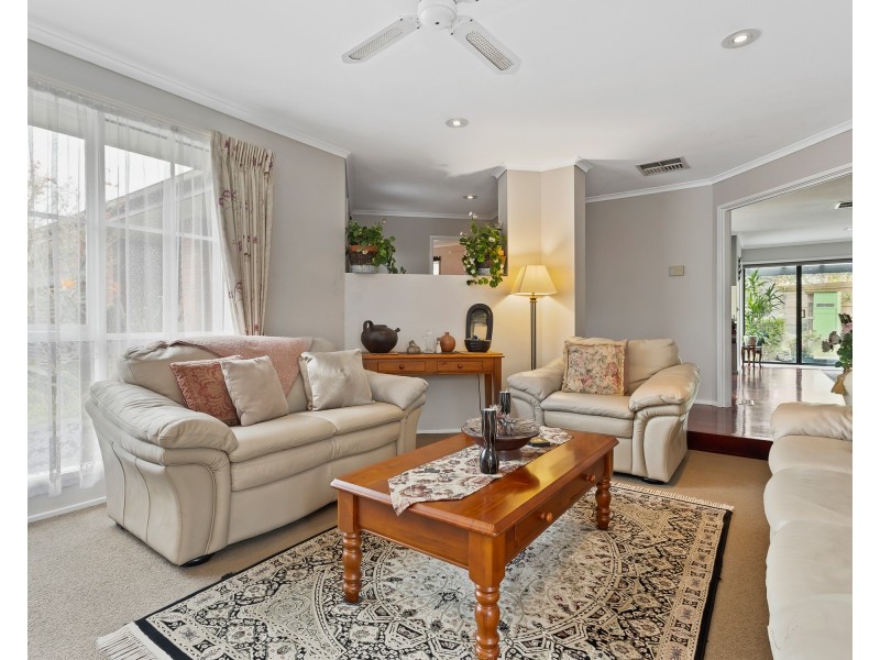 4 Sporing Court, Endeavour Hills VIC 3802