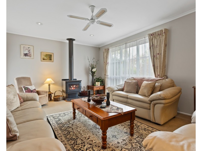 4 Sporing Court, Endeavour Hills VIC 3802