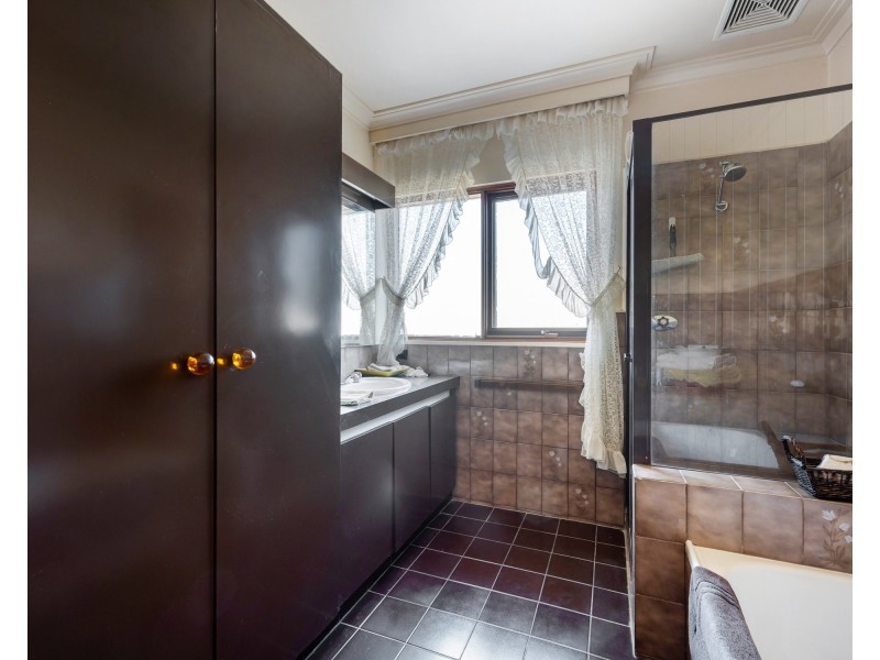 3 Dozey Place, Endeavour Hills VIC 3802