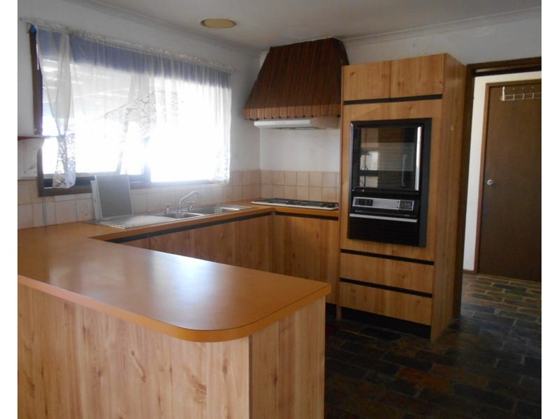 14 Coledale Close, Endeavour Hills VIC 3802