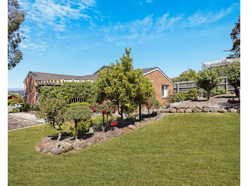 2 Bligh Court, Endeavour Hills VIC 3802