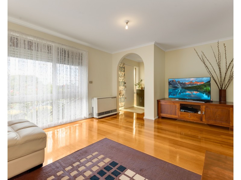 85 John Fawkner Drive, Endeavour Hills VIC 3802