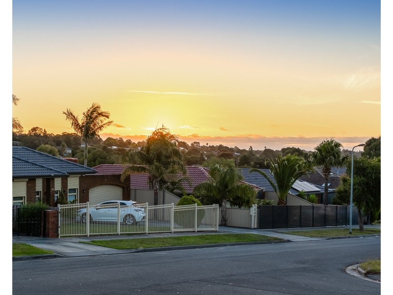 10 Reed Court, Endeavour Hills VIC 3802