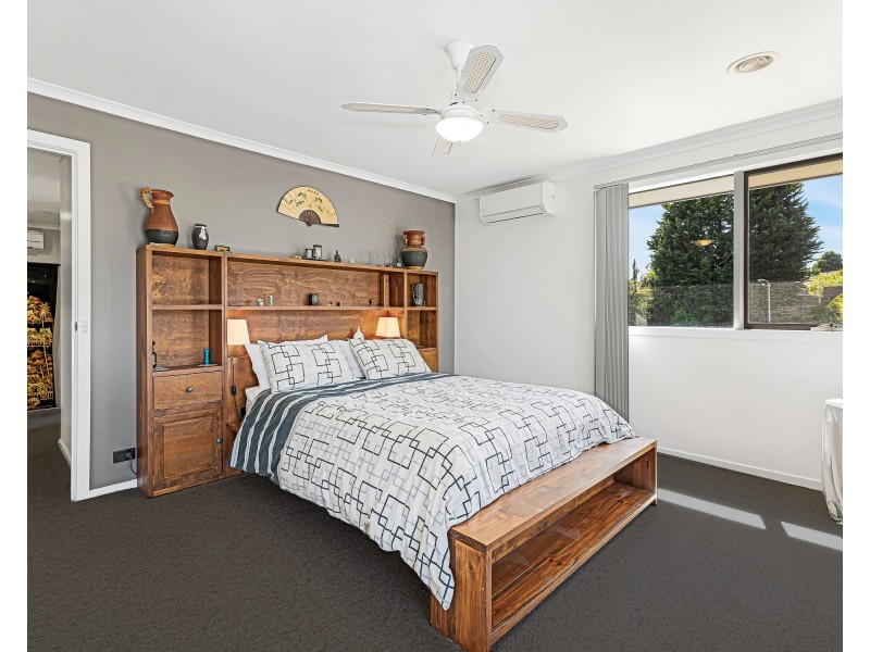 10 Embley Glade, Endeavour Hills VIC 3802