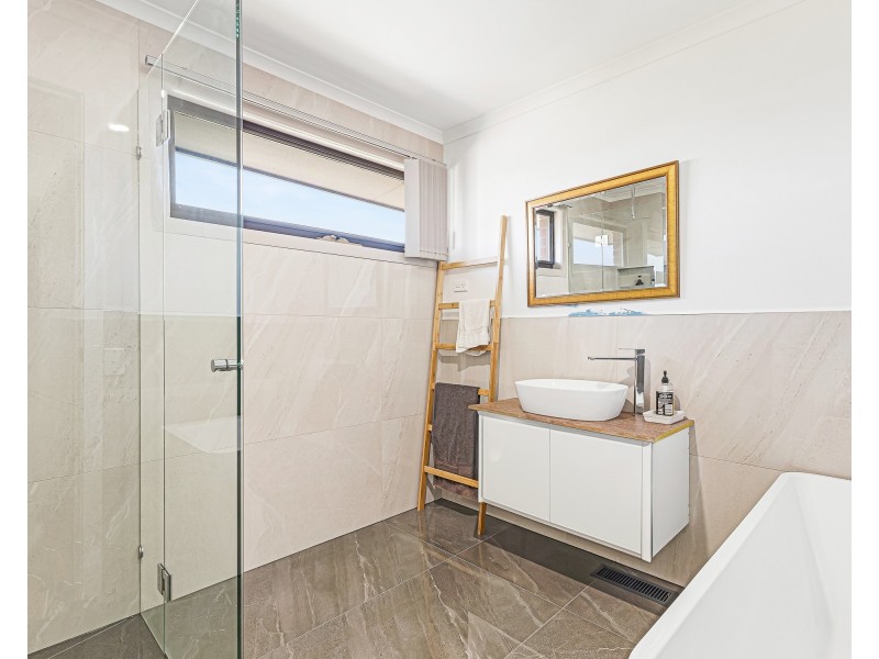 10 Embley Glade, Endeavour Hills VIC 3802