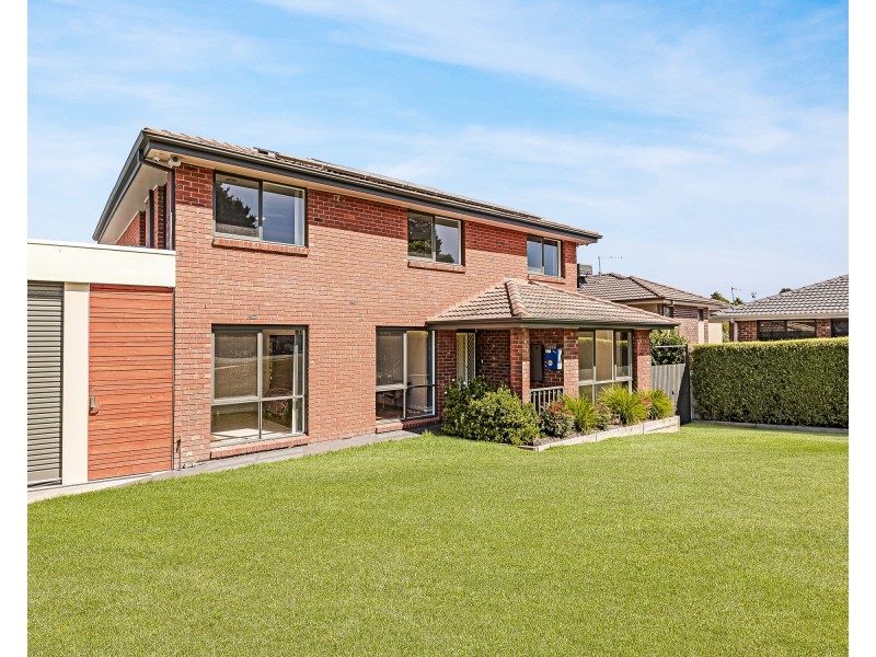 10 Embley Glade, Endeavour Hills VIC 3802