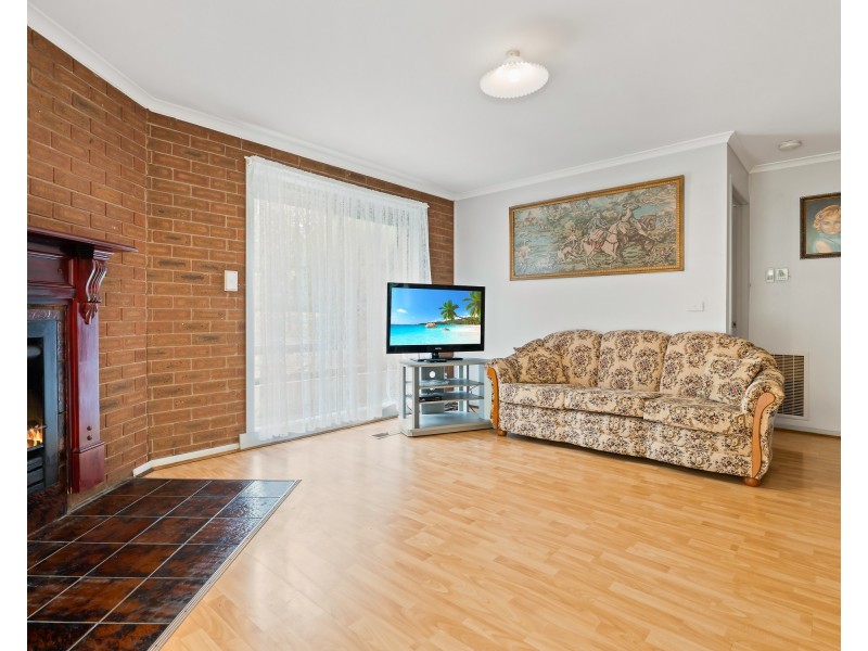 11 Frangipani Close, Endeavour Hills VIC 3802