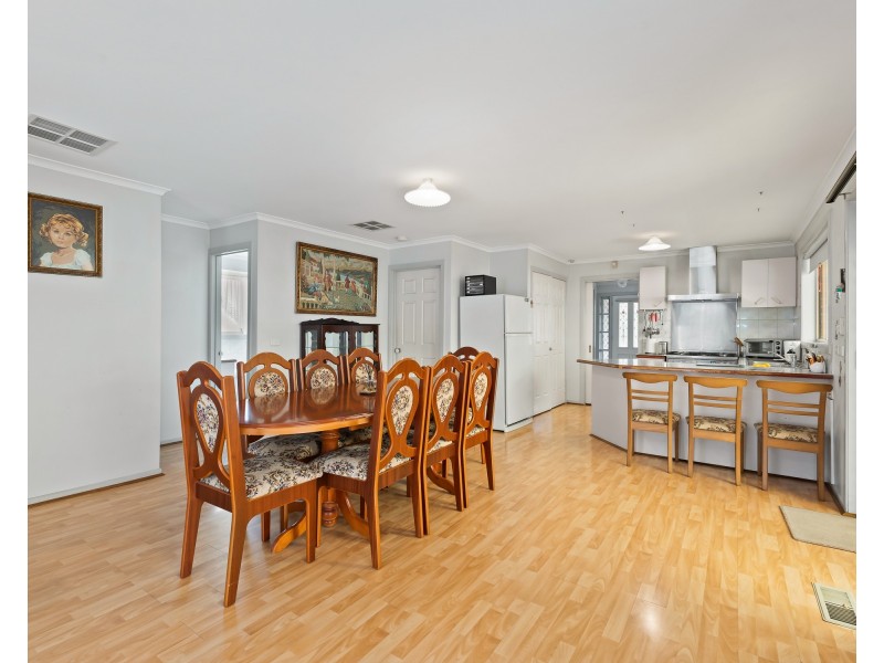 11 Frangipani Close, Endeavour Hills VIC 3802