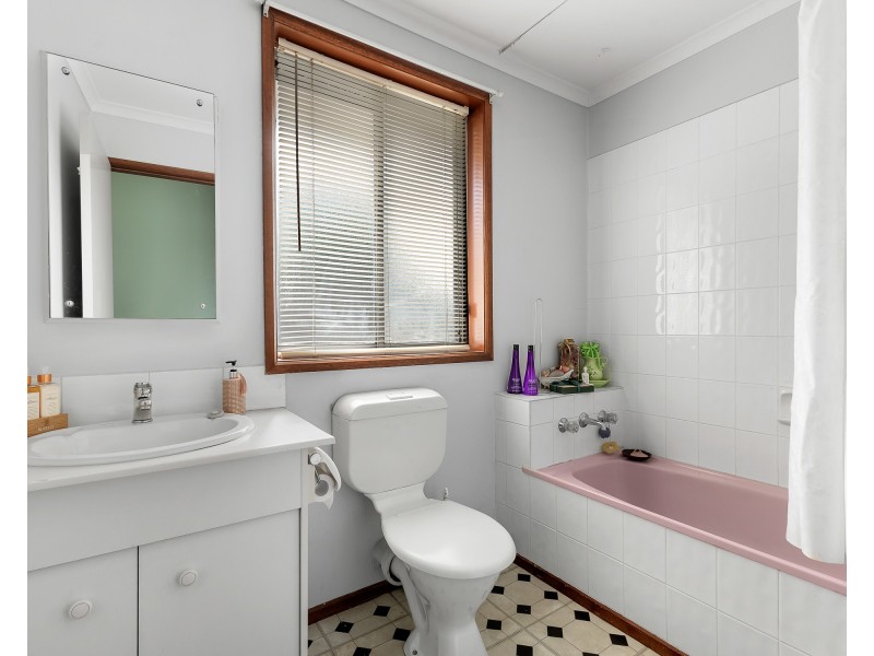 15 William Perry Close, Endeavour Hills VIC 3802