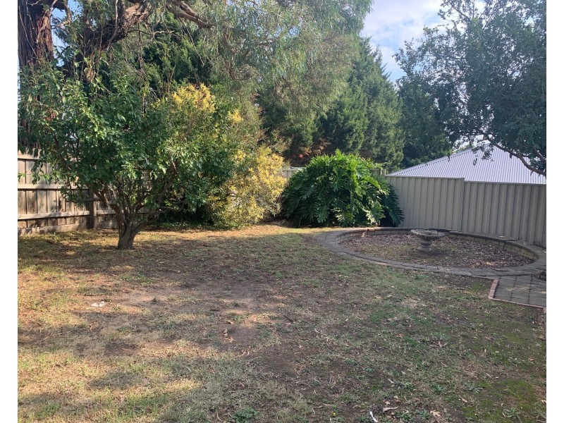 236 James Cook Drive, Endeavour Hills VIC 3802