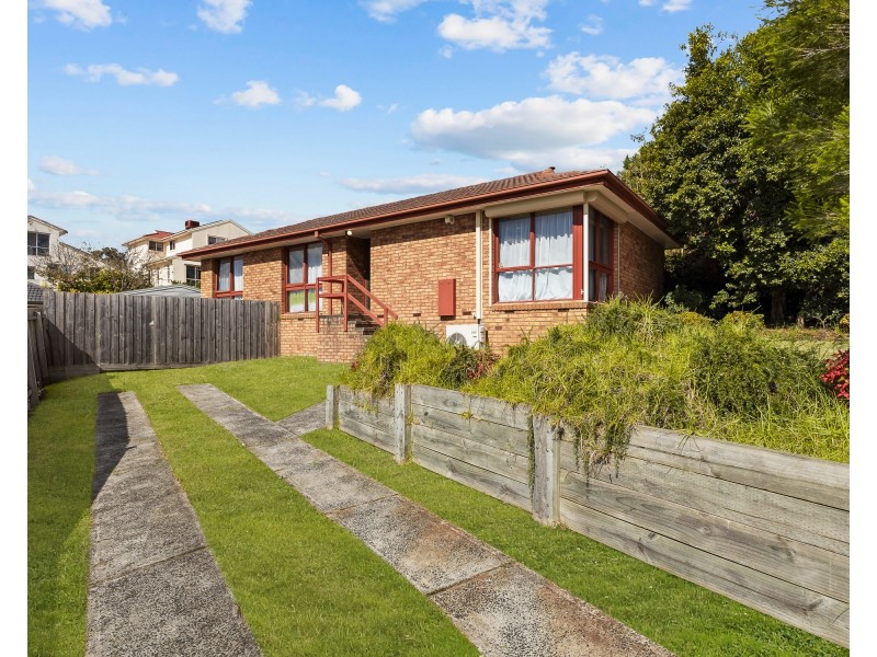36 Monteith Crescent, Endeavour Hills VIC 3802