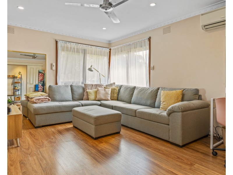 36 Monteith Crescent, Endeavour Hills VIC 3802