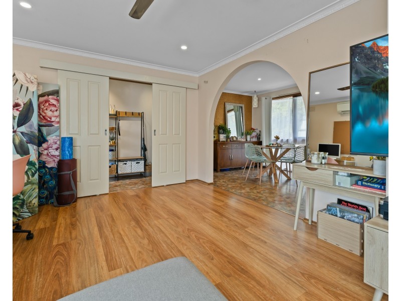 36 Monteith Crescent, Endeavour Hills VIC 3802