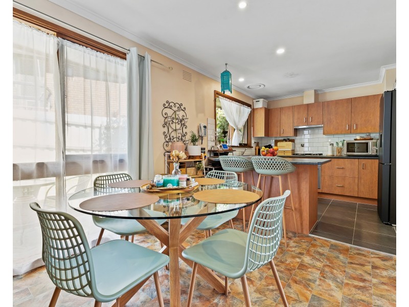 36 Monteith Crescent, Endeavour Hills VIC 3802