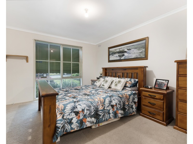 15 Thompson Court, Endeavour Hills VIC 3802
