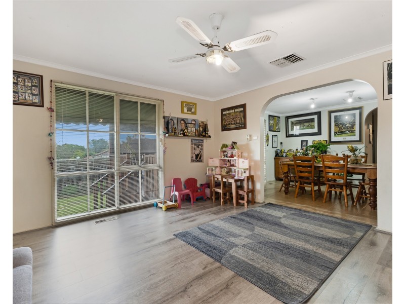 15 Thompson Court, Endeavour Hills VIC 3802