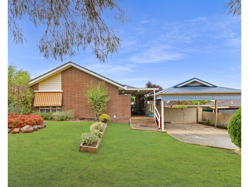 15 Thompson Court, Endeavour Hills VIC 3802