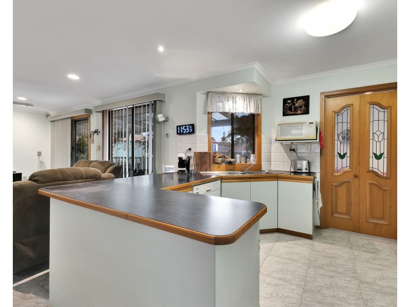 5 Steeple Place, Endeavour Hills VIC 3802