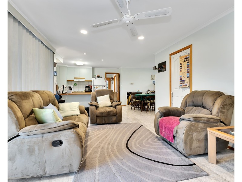 5 Steeple Place, Endeavour Hills VIC 3802