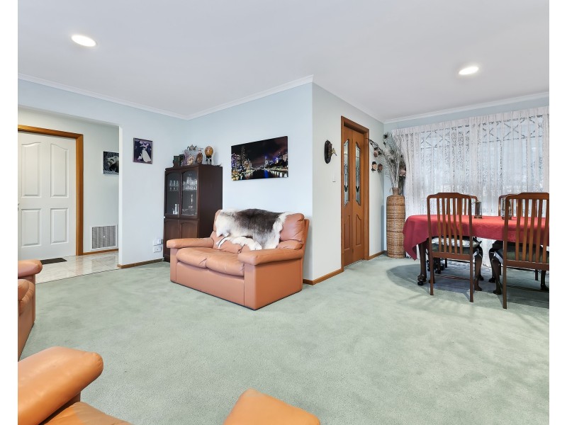 5 Steeple Place, Endeavour Hills VIC 3802