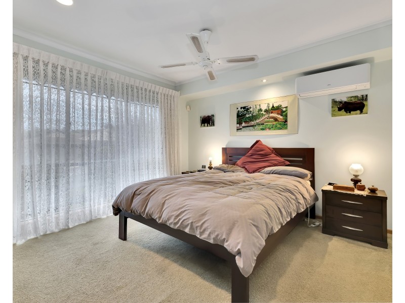 5 Steeple Place, Endeavour Hills VIC 3802