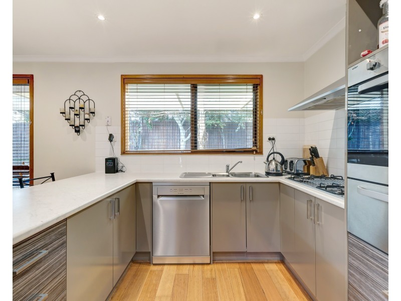 4 Hood Court, Berwick VIC 3806