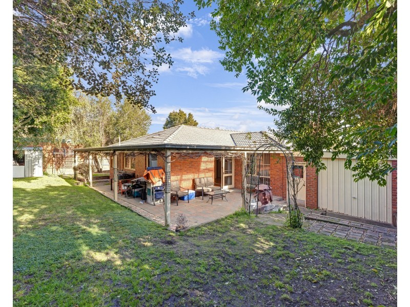 4 Hood Court, Berwick VIC 3806