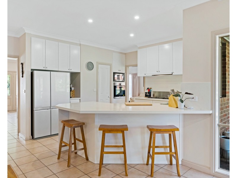 2 Milburn Court, Endeavour Hills VIC 3802