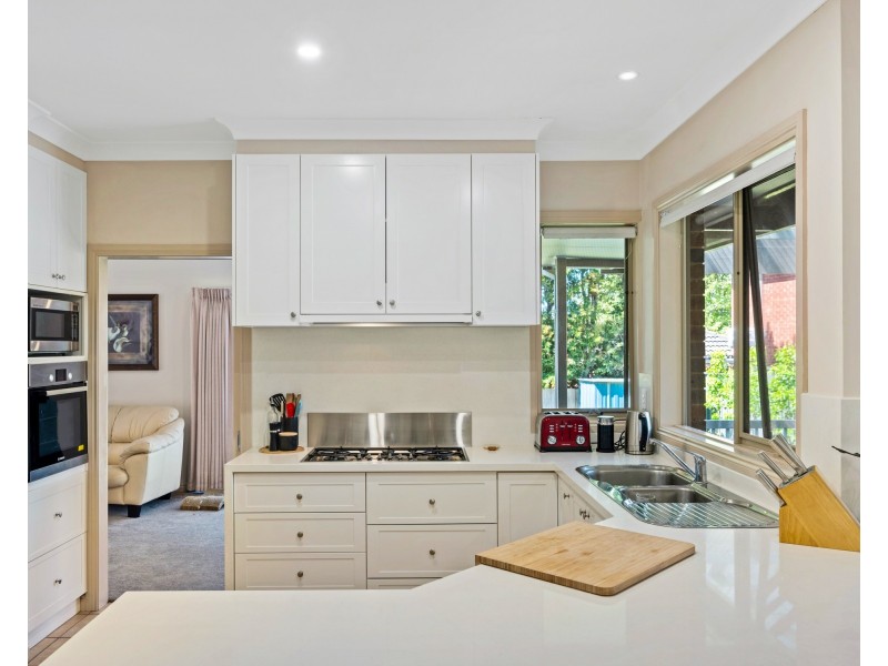 2 Milburn Court, Endeavour Hills VIC 3802