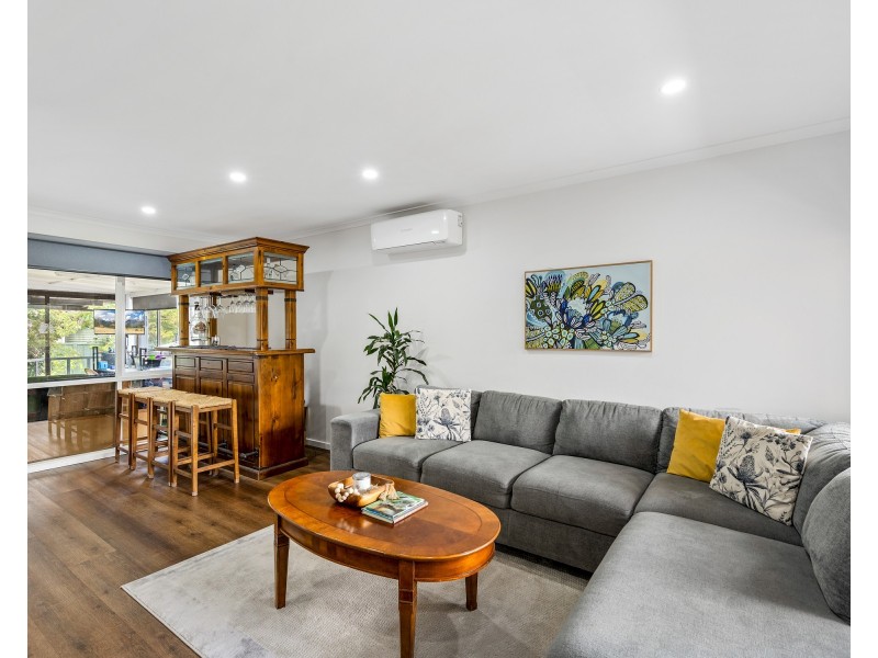 15 Kinkead Crescent, Endeavour Hills VIC 3802