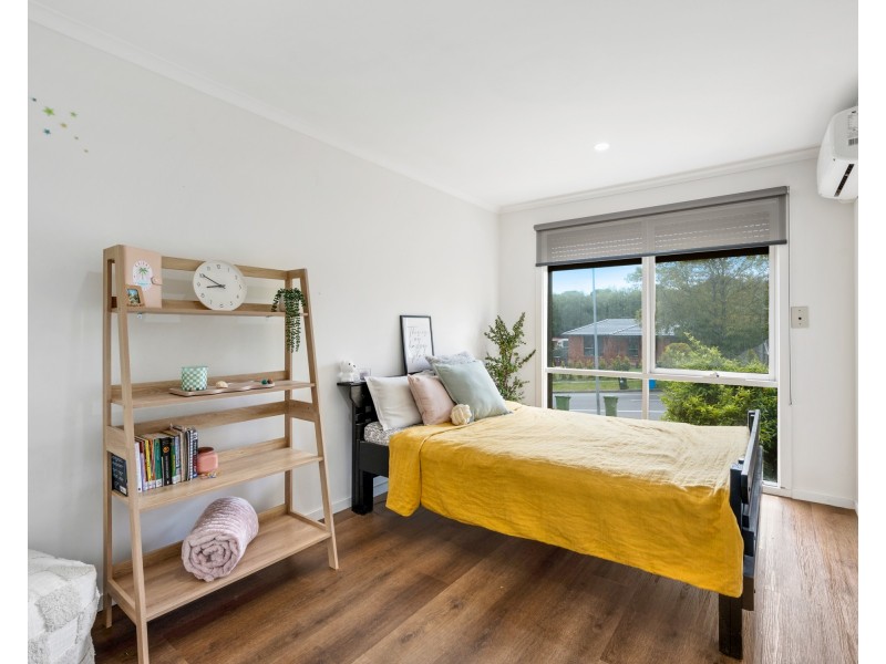 15 Kinkead Crescent, Endeavour Hills VIC 3802