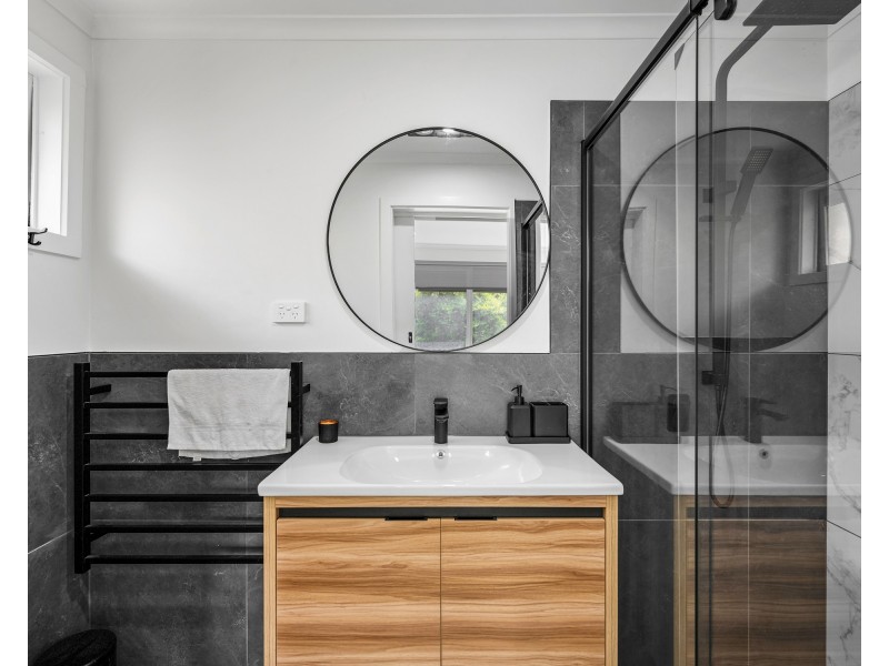 15 Kinkead Crescent, Endeavour Hills VIC 3802