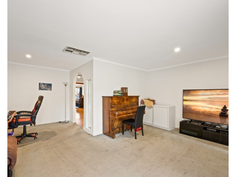 21 Matthew Flinders Avenue, Endeavour Hills VIC 3802