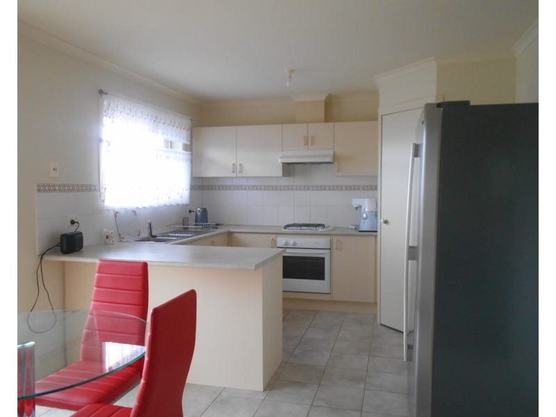 1/7 John Hunter Drive, Endeavour Hills VIC 3802