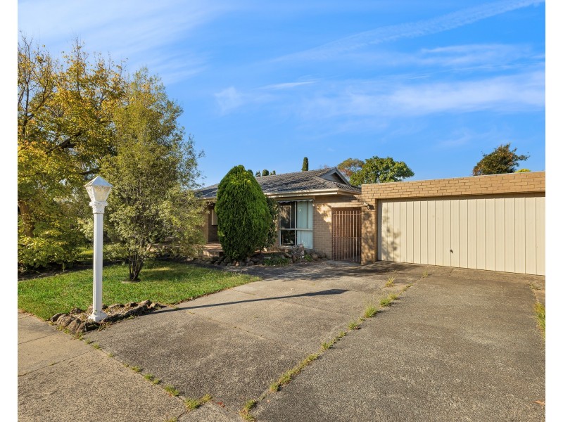 14 Whitestone Court, Endeavour Hills VIC 3802