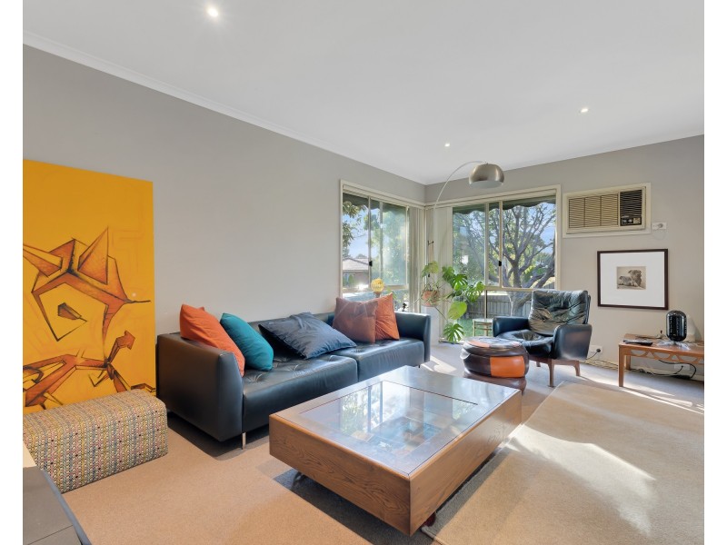 14 Whitestone Court, Endeavour Hills VIC 3802