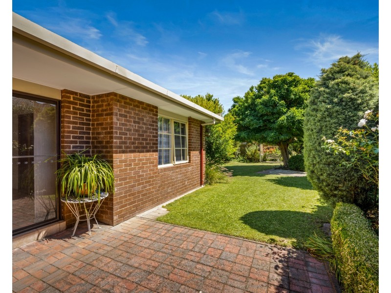 1 Belsize Court, Endeavour Hills VIC 3802