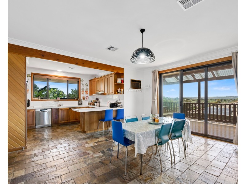 17 Peckover Court, Endeavour Hills VIC 3802