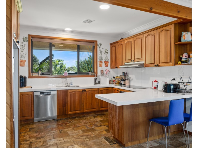 17 Peckover Court, Endeavour Hills VIC 3802