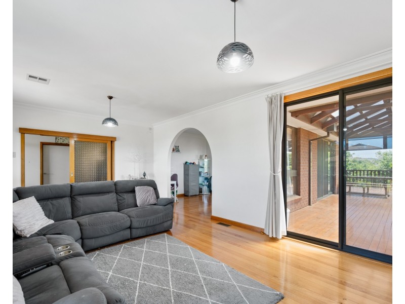 17 Peckover Court, Endeavour Hills VIC 3802